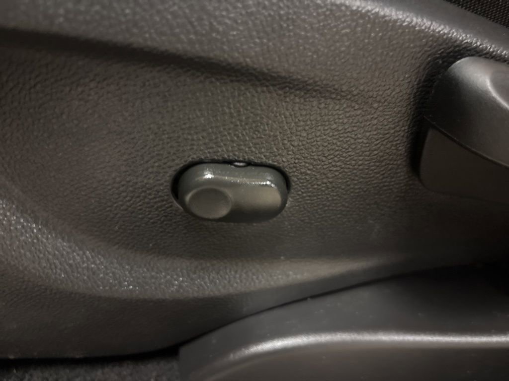 Used 2022 Chevrolet Trax LS w/ Tint and Cruise Package image 20