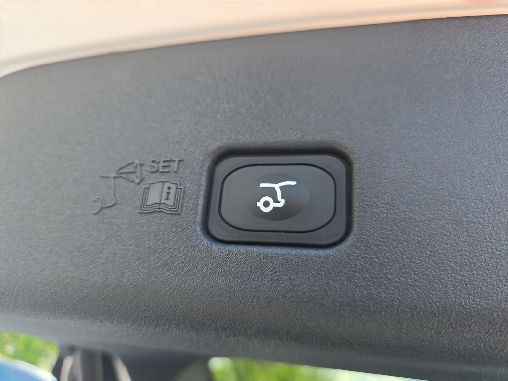 New 2026 Lincoln Nautilus Premier AWD/4WD image 26