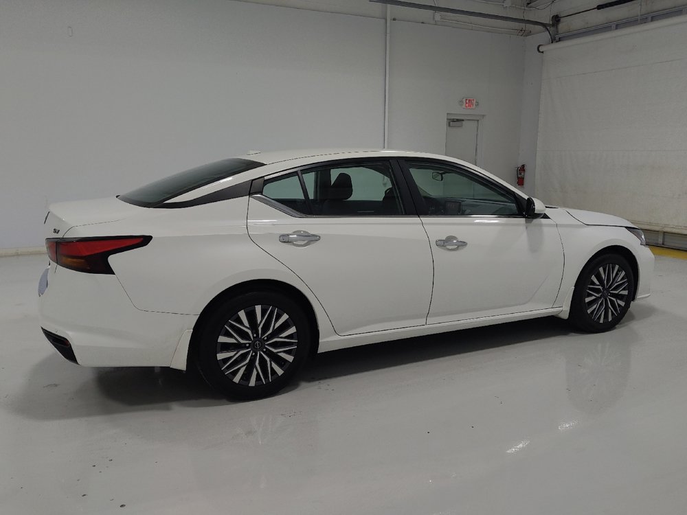 Used 2023 Nissan Altima 2.5 SV FWD image 10