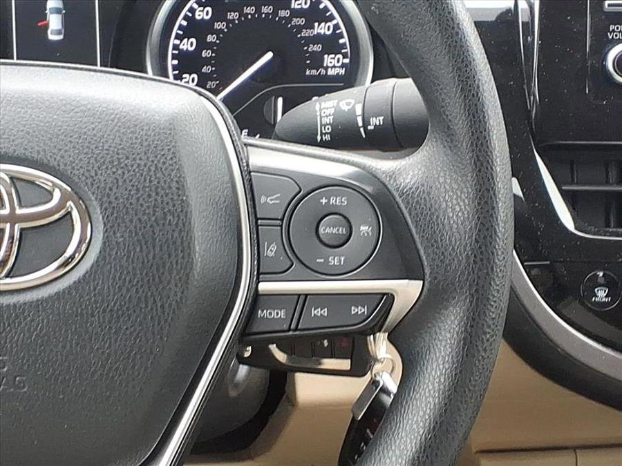 Used 2022 Toyota Camry LE image 25