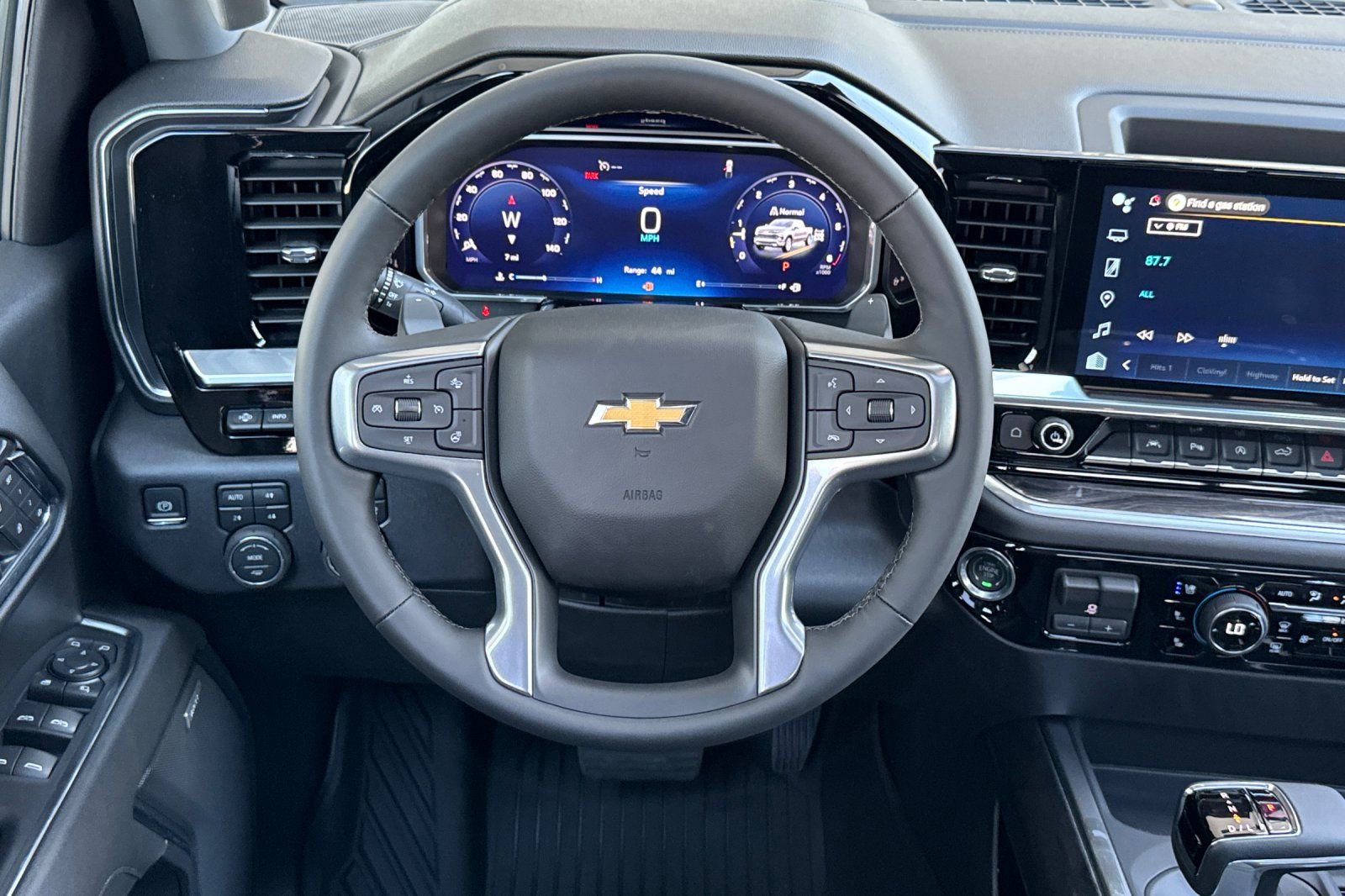 New 2026 Chevrolet Silverado 1500 LTZ w/ LTZ Premium Package AWD/4WD image 13