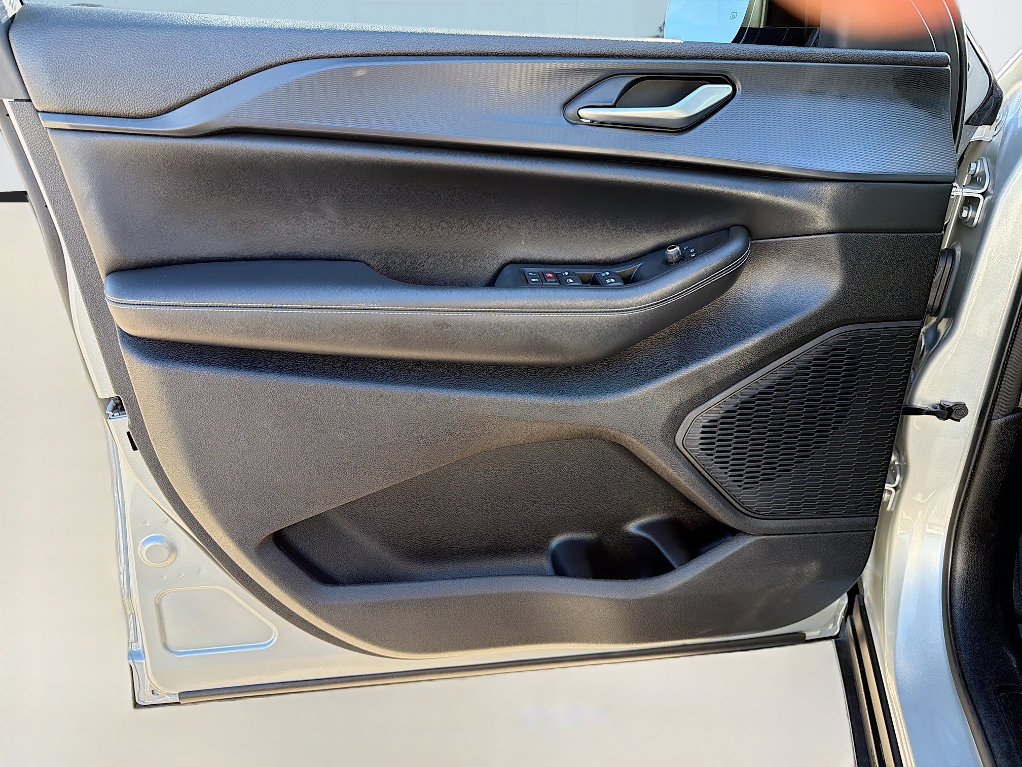 Used 2023 Jeep Grand Cherokee L Laredo image 22