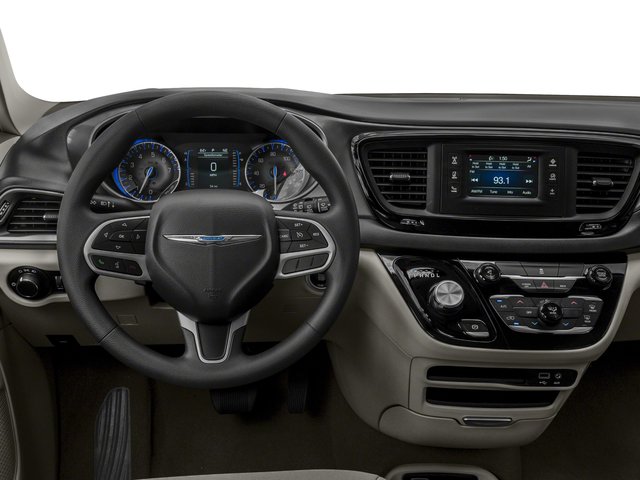 Certified 2018 Chrysler Pacifica L FWD image 7