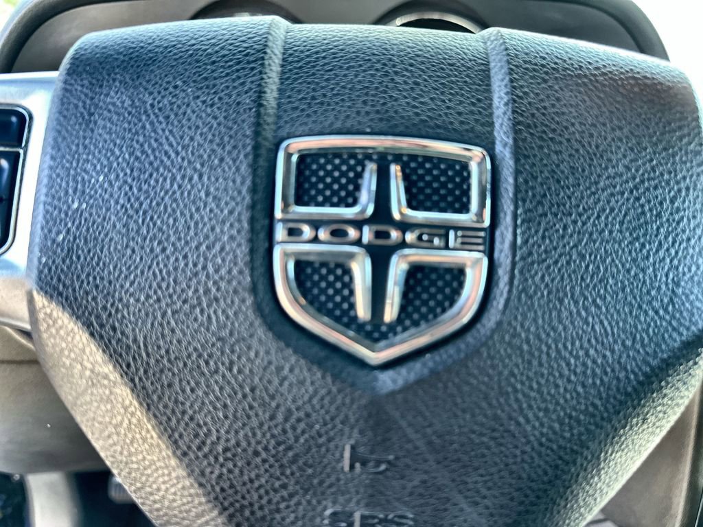 Used 2014 Dodge Challenger SXT image 14