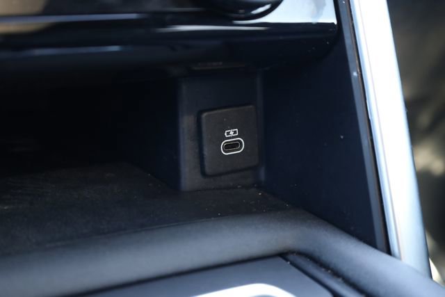 Used 2024 Land Rover Discovery Dynamic SE image 22