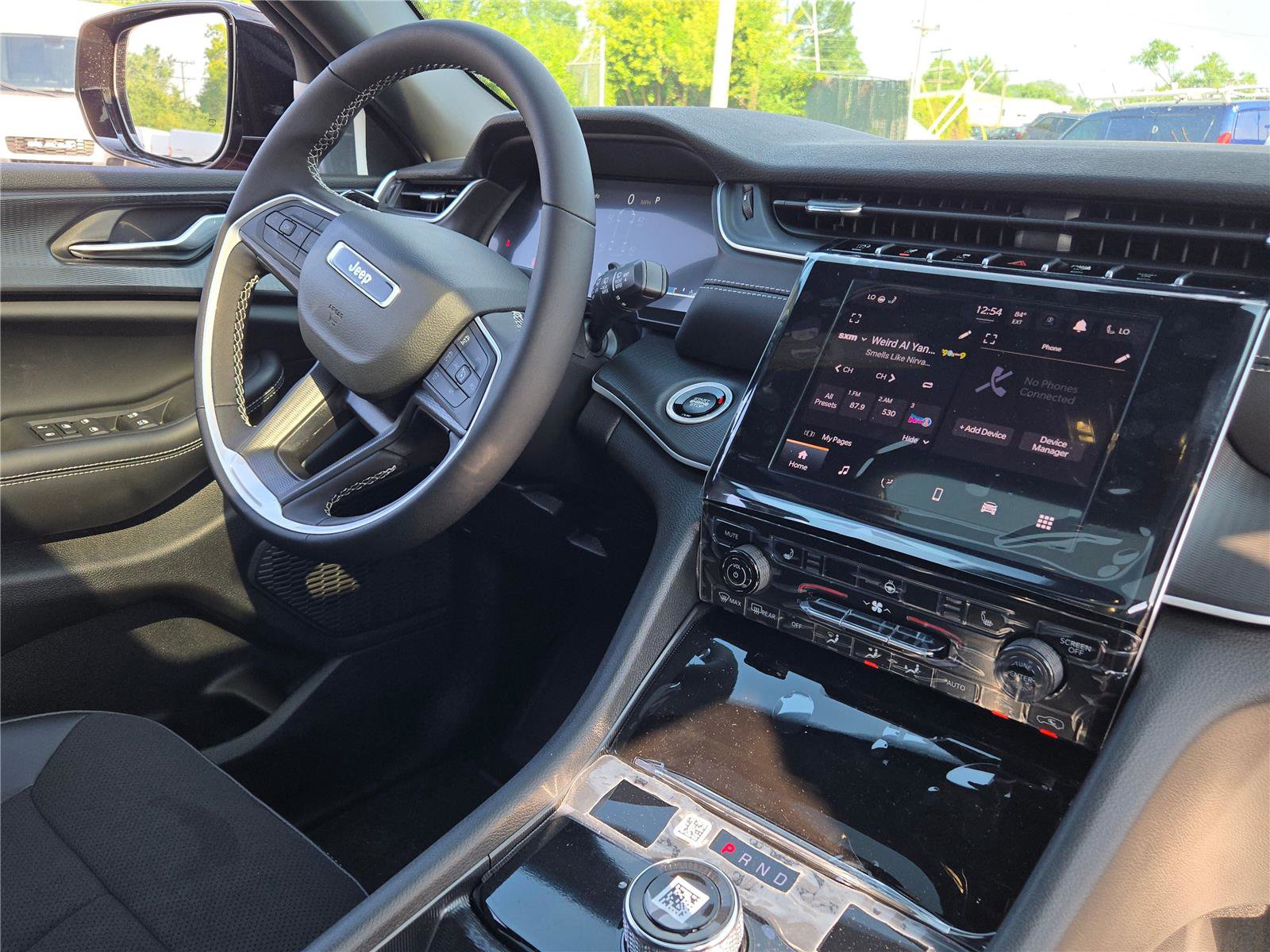 Used 2025 Jeep Grand Cherokee L Altitude image 8