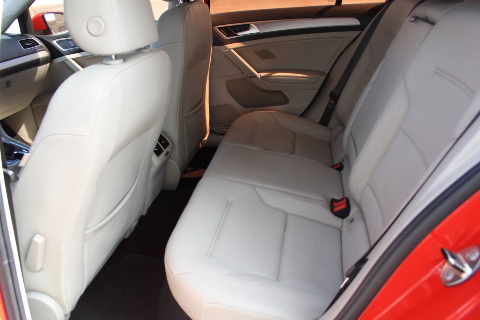 Used 2015 Volkswagen Golf S FWD image 20