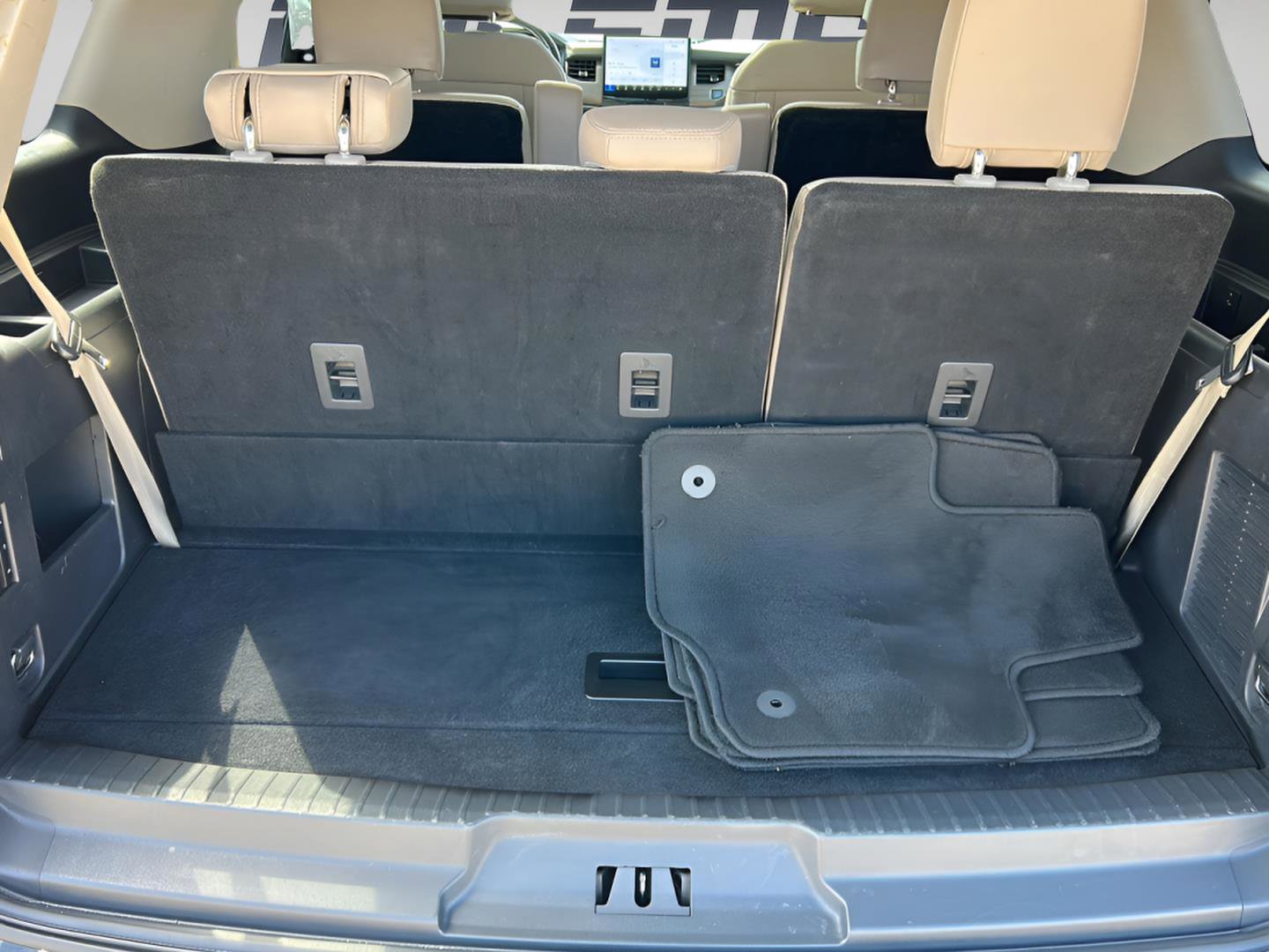 Used 2024 Ford Expedition Limited image 10