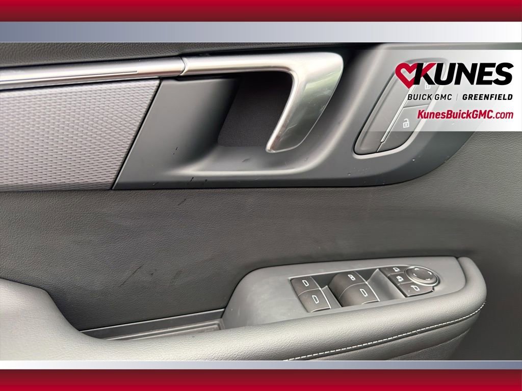 New 2026 Buick Enclave Sport Touring w/ LPO, Floor Liner Package image 17