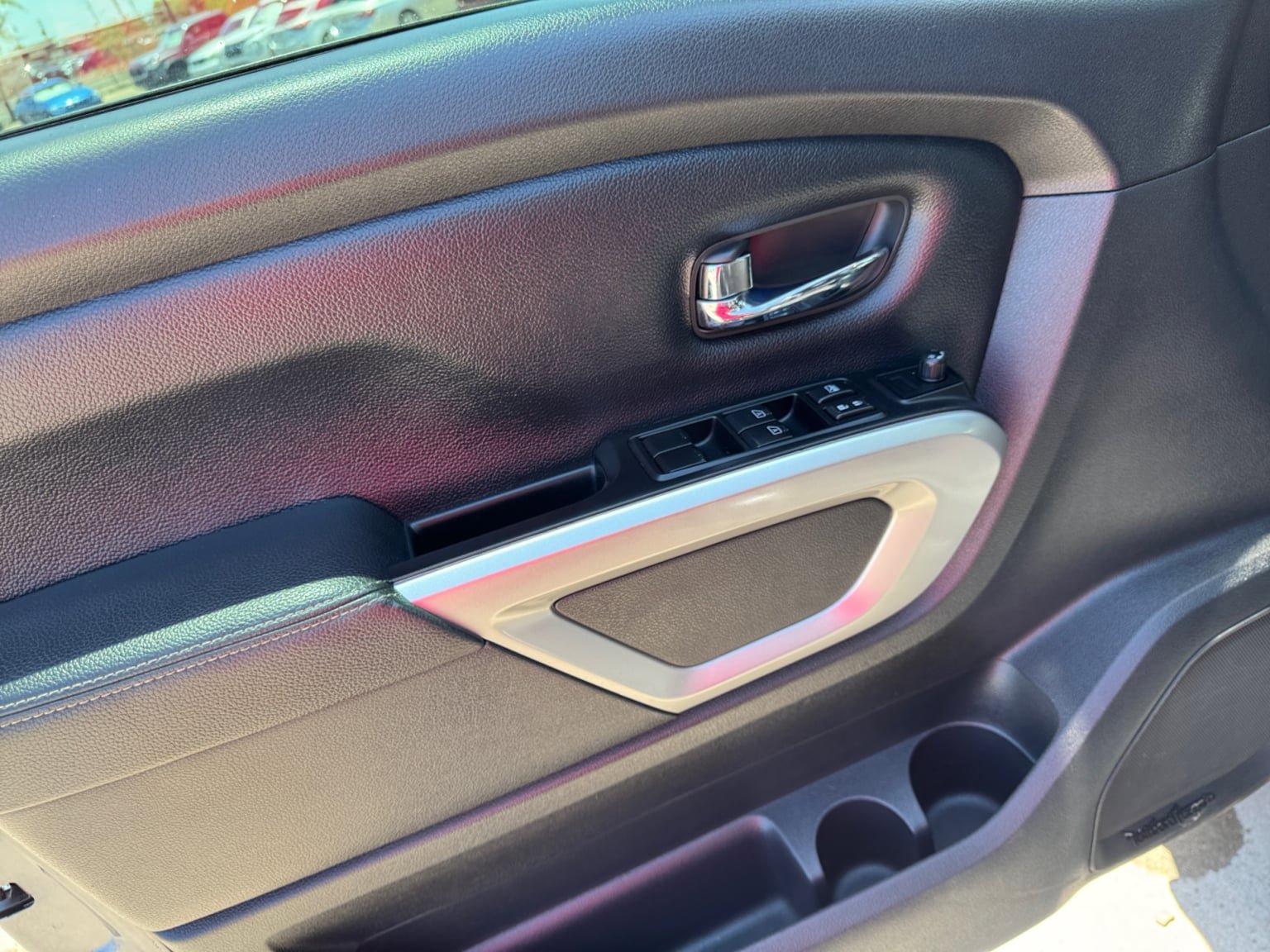 Used 2018 Nissan Titan PRO-4X AWD/4WD image 11