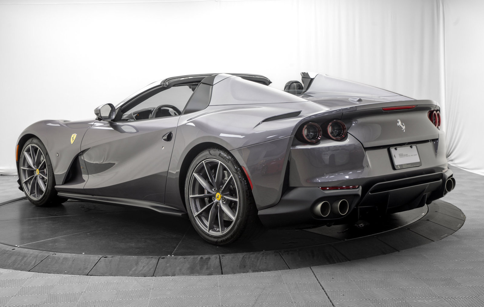 Used 2022 Ferrari 812 GTS RWD image 5