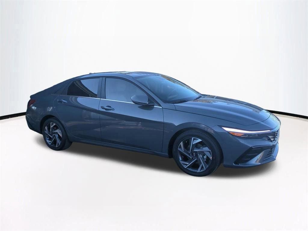 New 2026 Hyundai Elantra Limited image 2