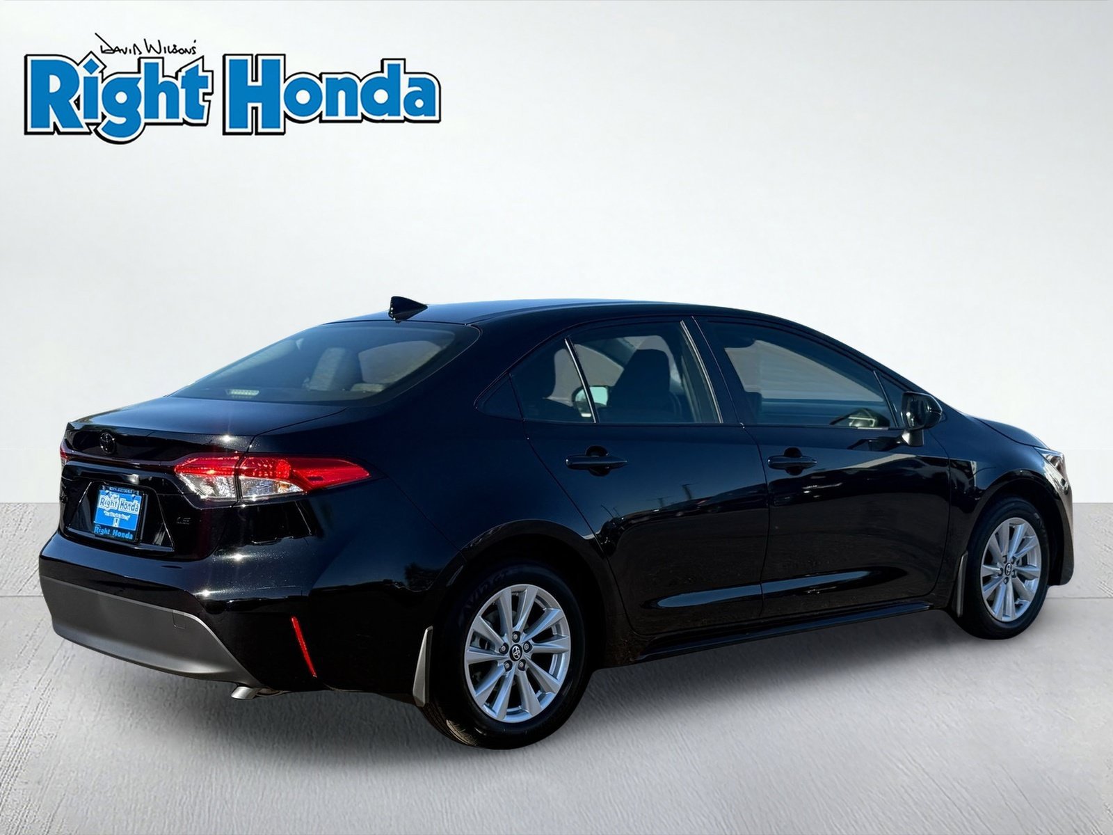 Used 2027 Toyota Corolla LE w/ LE Premium Package FWD image 8