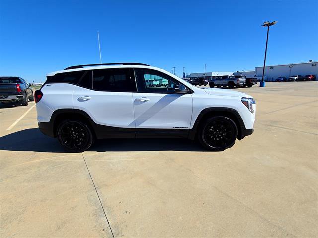 Used 2022 GMC Terrain SLT w/ Elevation Edition image 4