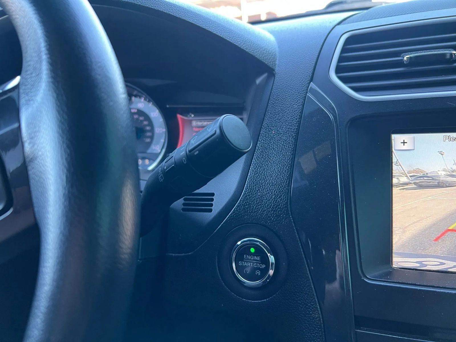 Used 2017 Ford Explorer XLT w/ Equipment Group 201A FWD image 19