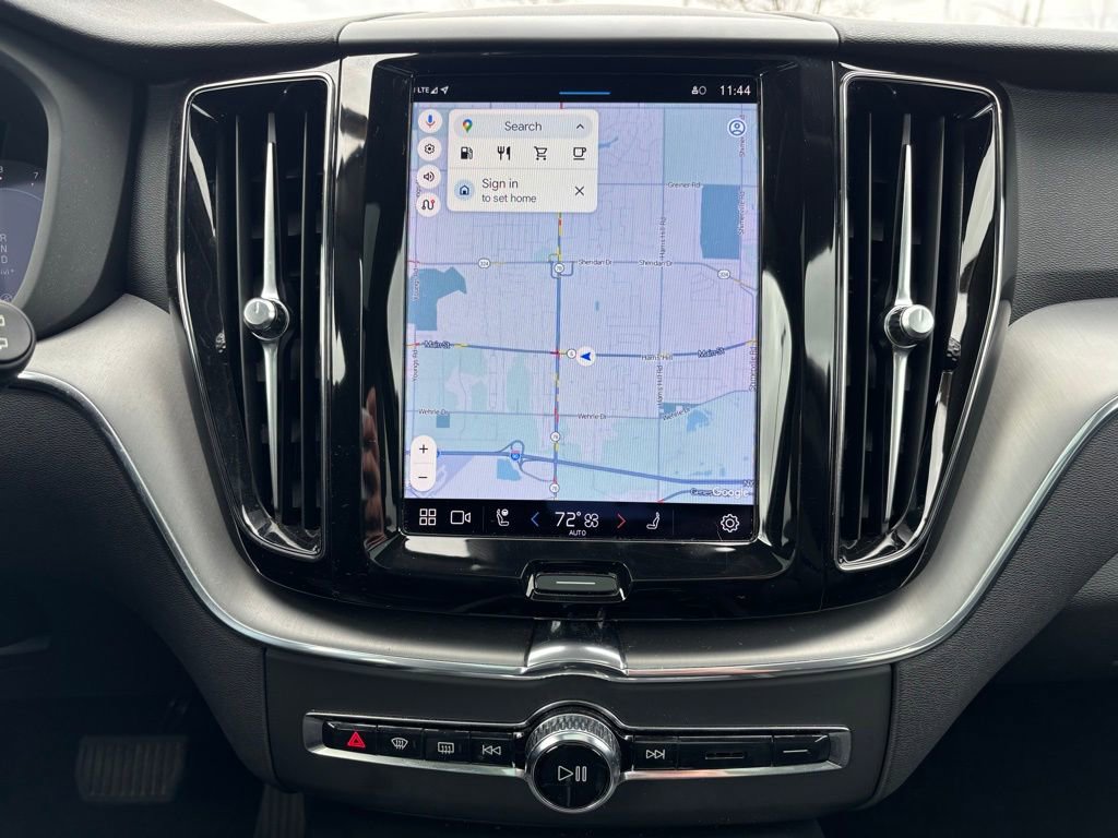 Used 2023 Volvo XC60 B5 Core w/ Climate Package image 16