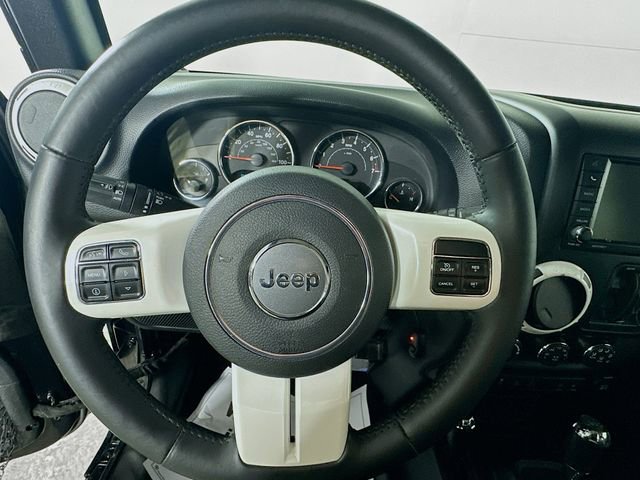 Used 2015 Jeep Wrangler Unlimited Sahara image 12