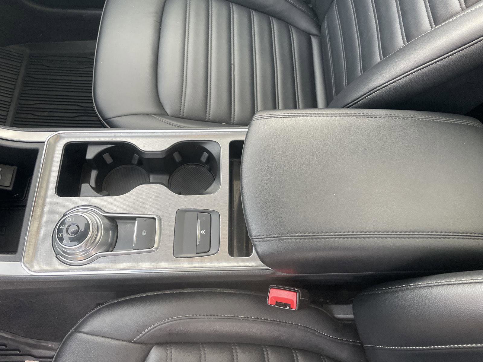 Used 2022 Ford Edge SEL w/ Convenience Package image 15