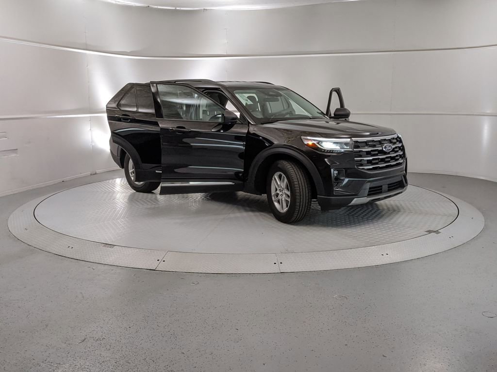 New 2025 Ford Explorer Active w/ Active Comfort Package image 7