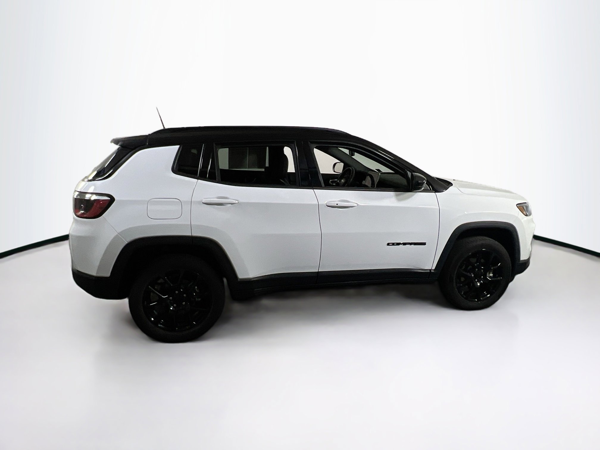 Used 2022 Jeep Compass Altitude w/ Convenience Group image 4