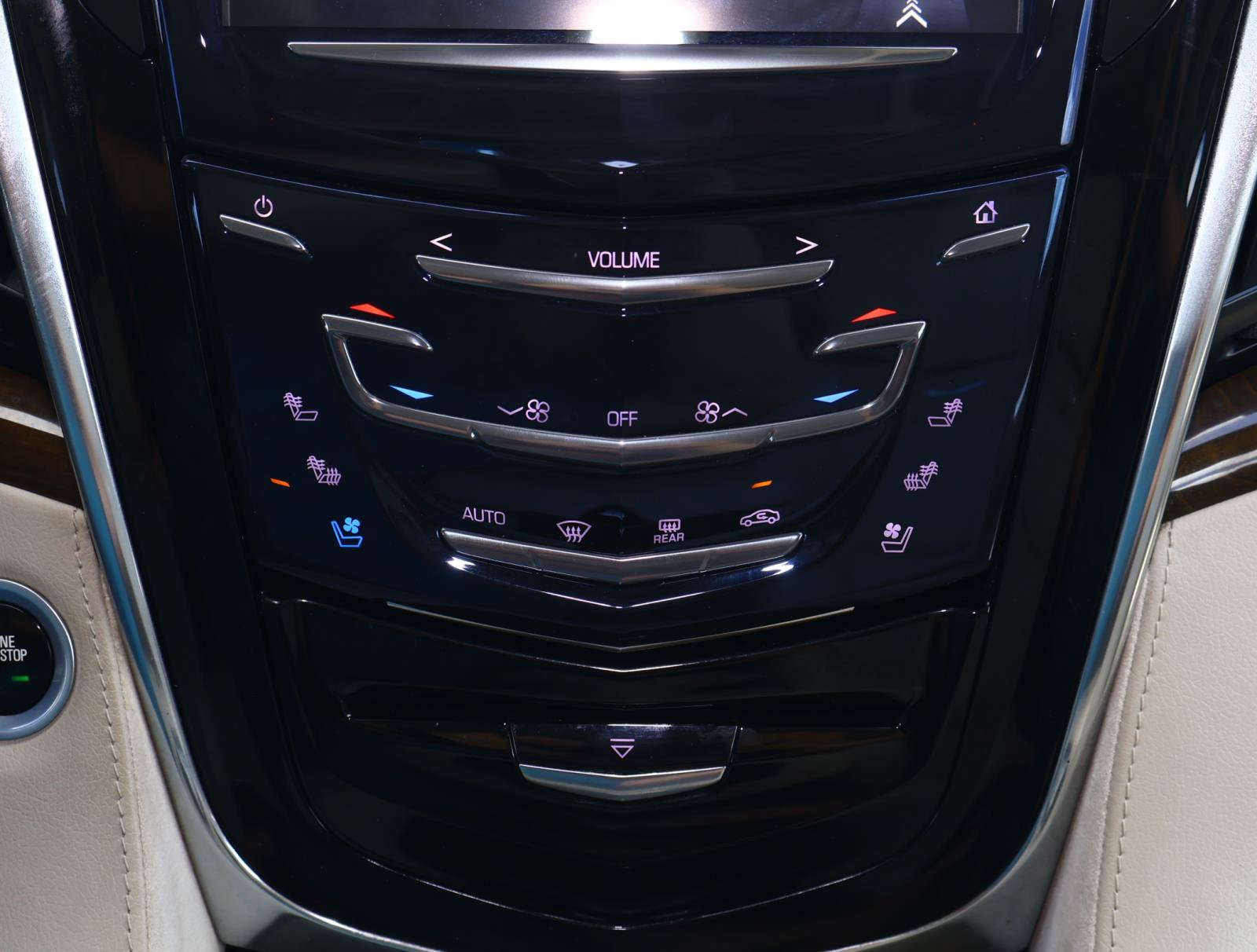 Used 2018 Cadillac Escalade Luxury RWD image 32