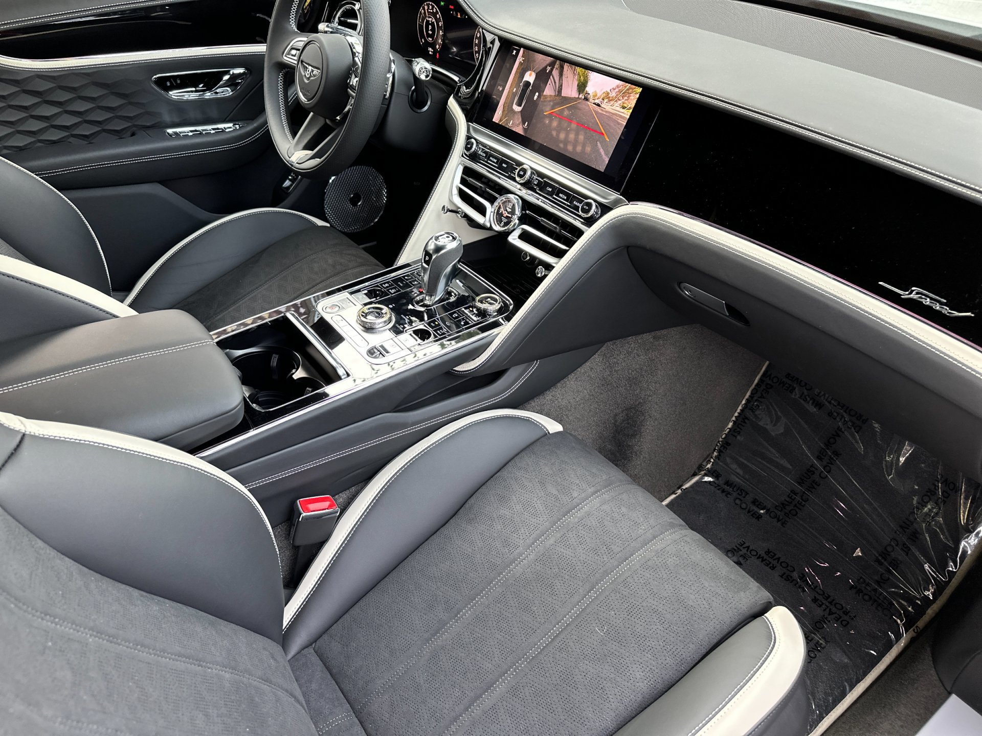 Used 2025 Bentley Flying Spur Plug-In Hybrid AWD/4WD image 2