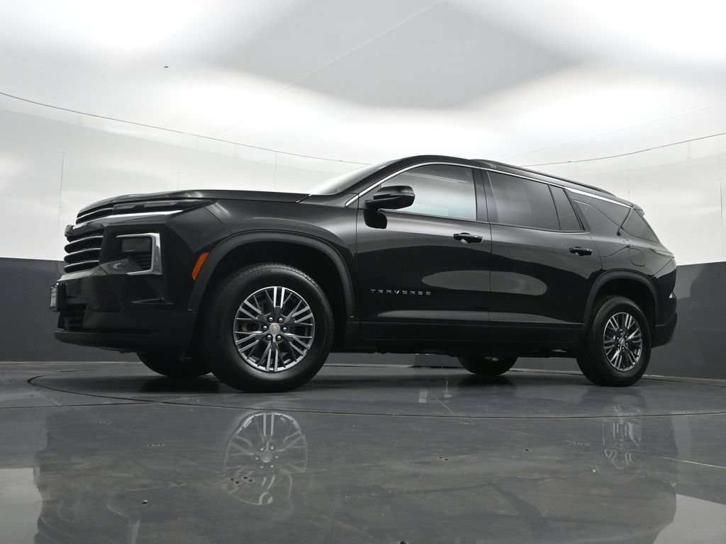 Certified 2026 Chevrolet Traverse LT w/ Driver Confidence Package FWD image 33