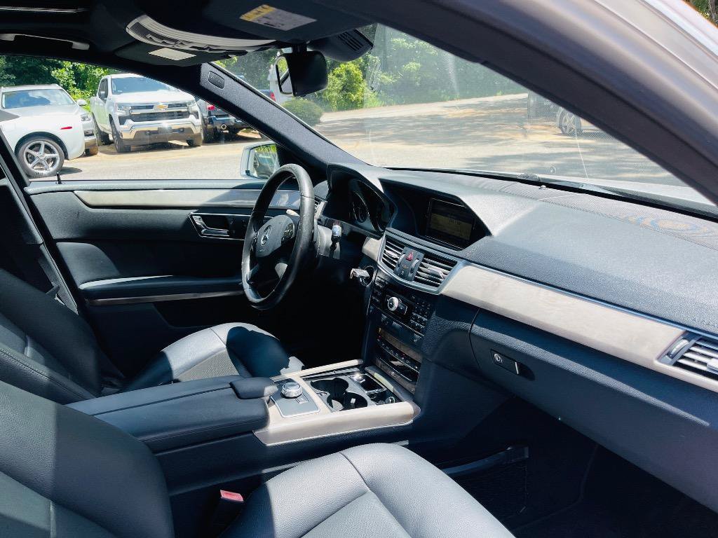 Used 2010 Mercedes-Benz E 350 Sedan image 49