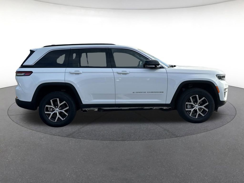 Used 2025 Jeep Grand Cherokee Limited image 7