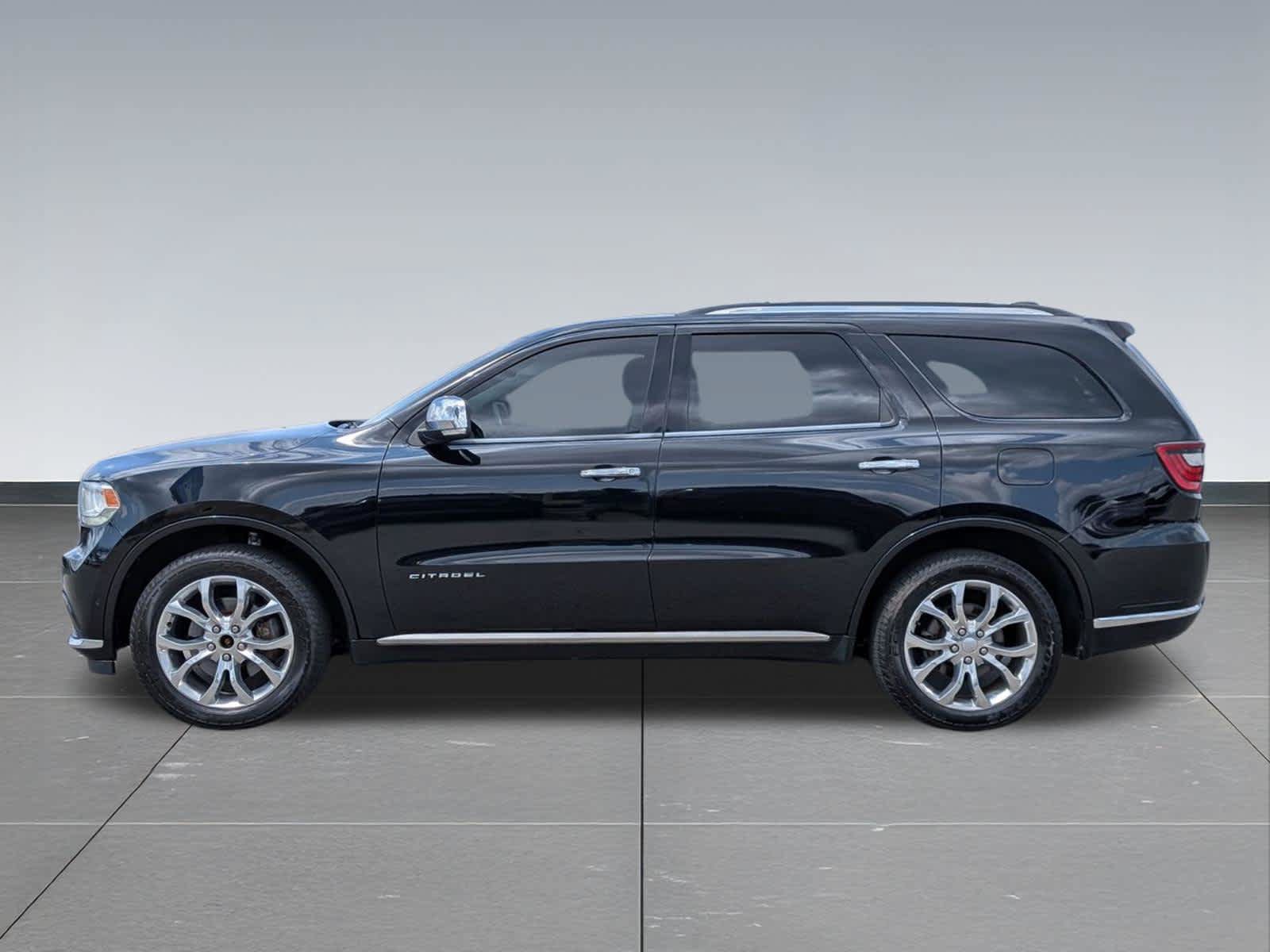 Certified 2018 Dodge Durango Citadel w/ Premium Entertainment Group AWD/4WD image 2