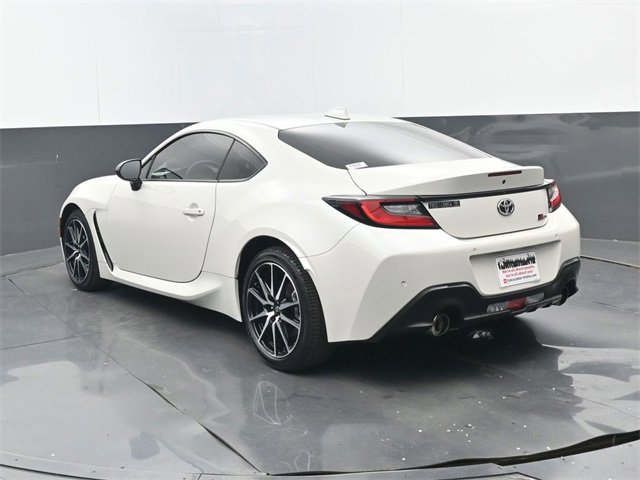 Used 2024 Toyota GR86 image 3