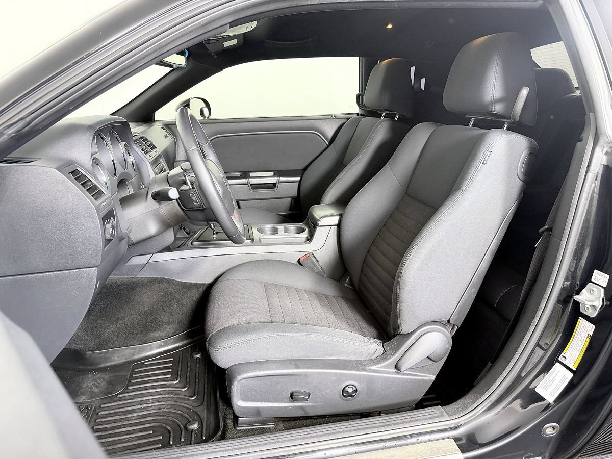 Used 2012 Dodge Challenger R/T RWD image 34