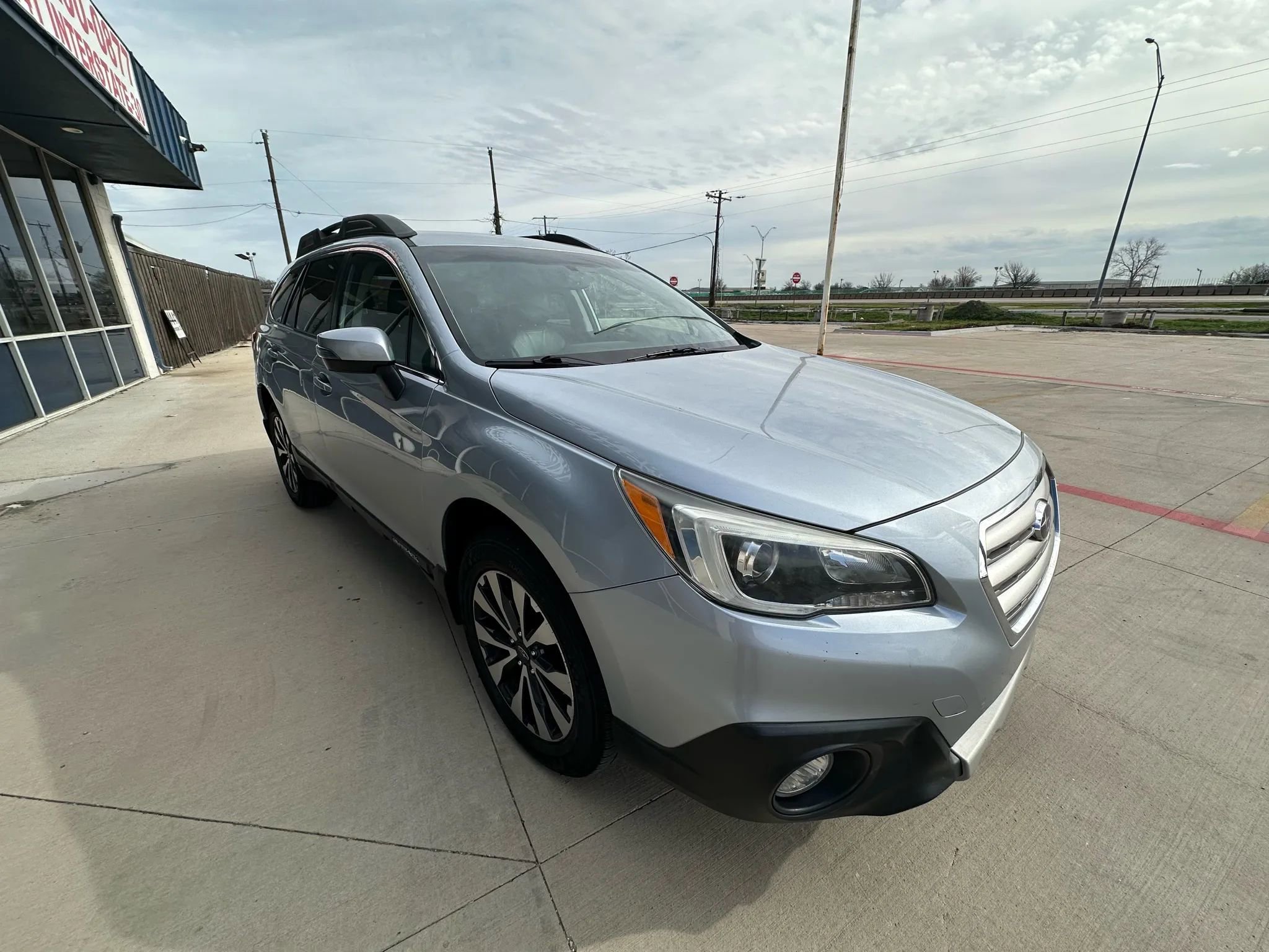 Used 2015 Subaru Outback 2.5i Limited image 8