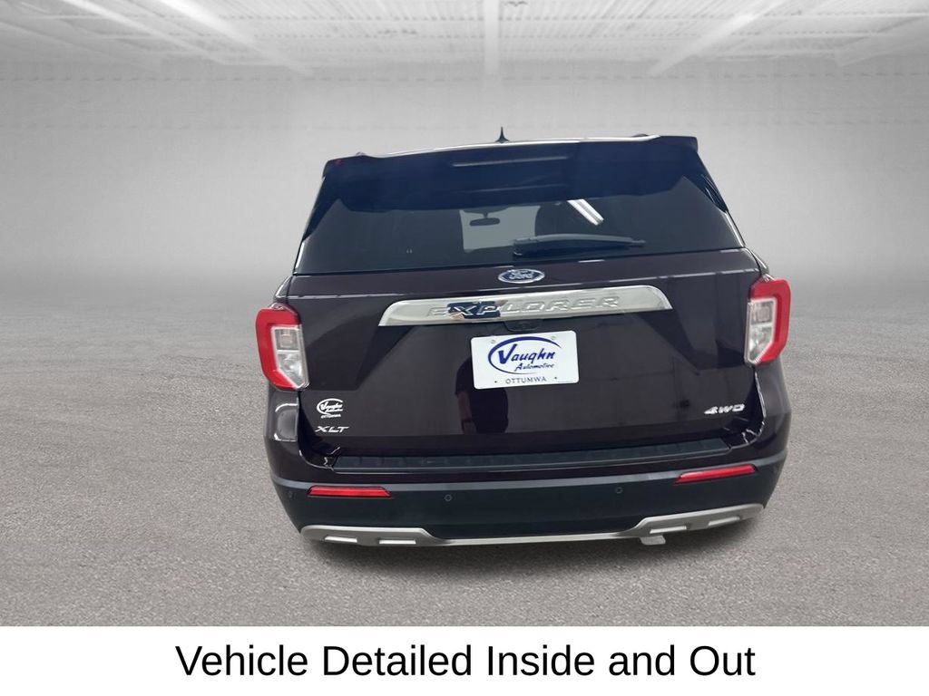 Used 2023 Ford Explorer XLT w/ Equipment Group 202A AWD/4WD image 12