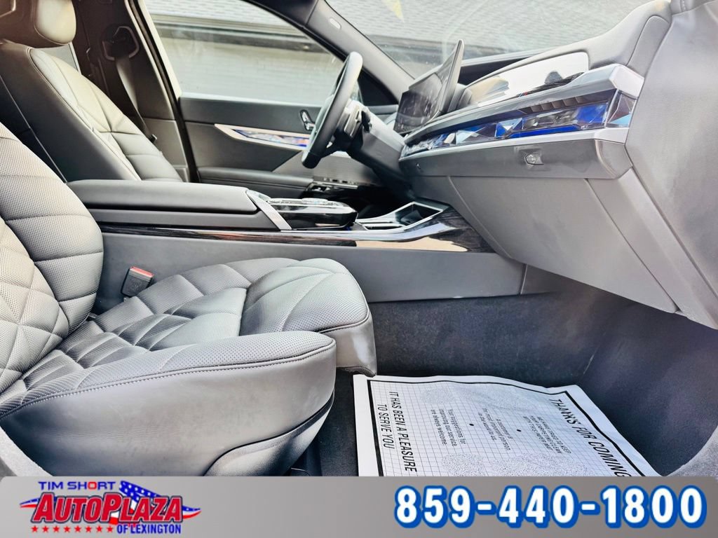 Used 2025 BMW 740i xDrive w/ Premium Package AWD/4WD image 45