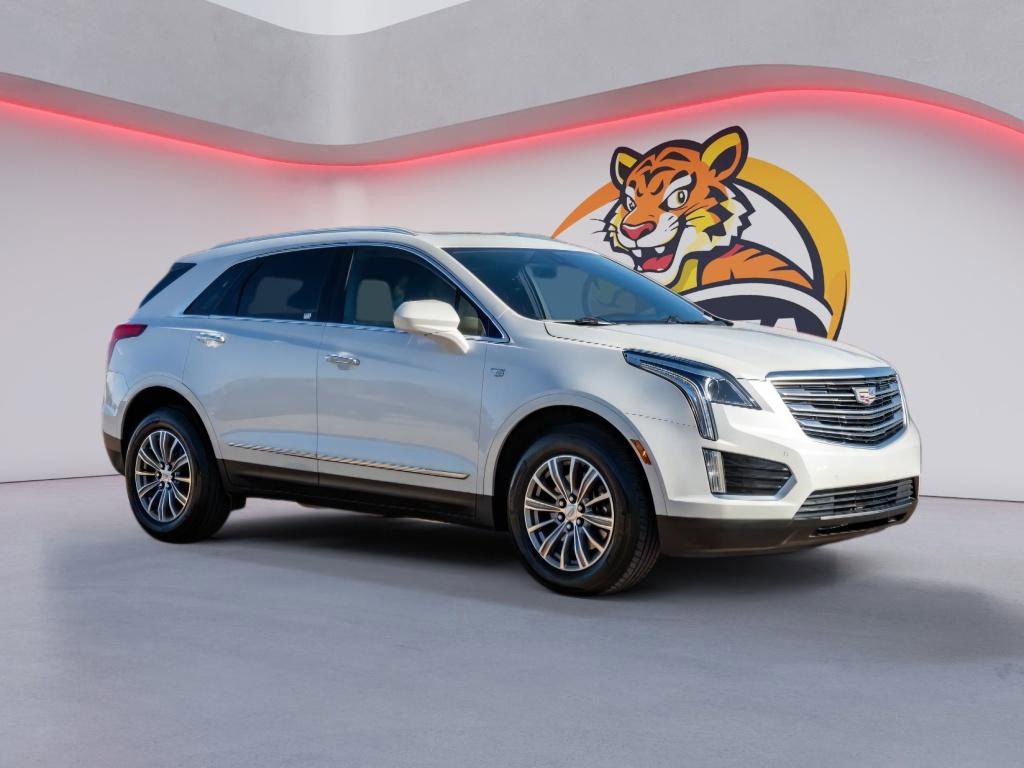 Used 2018 Cadillac XT5 Luxury w/ Driver Awareness Package image 3