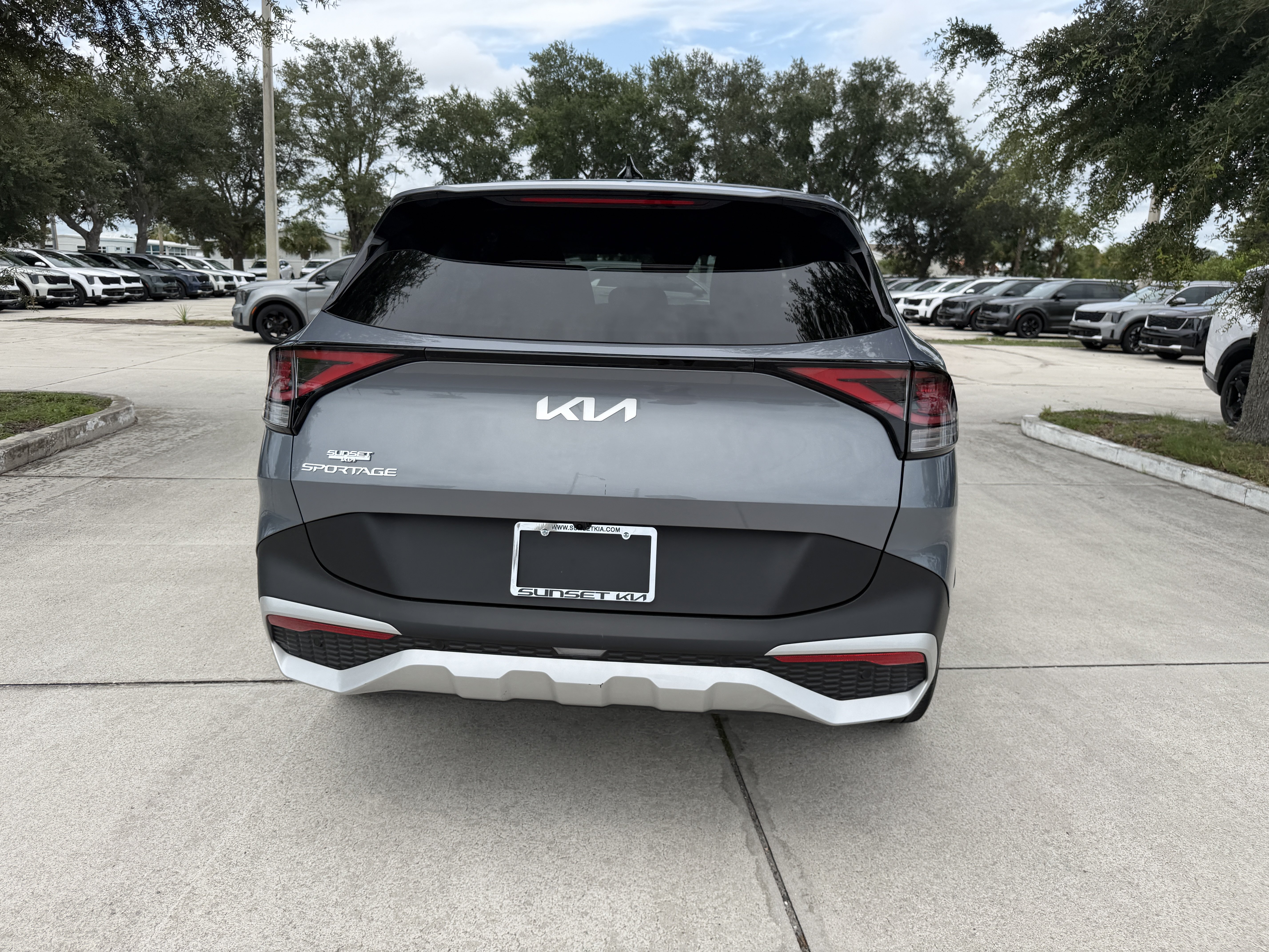 Used 2025 Kia Sportage EX FWD image 5