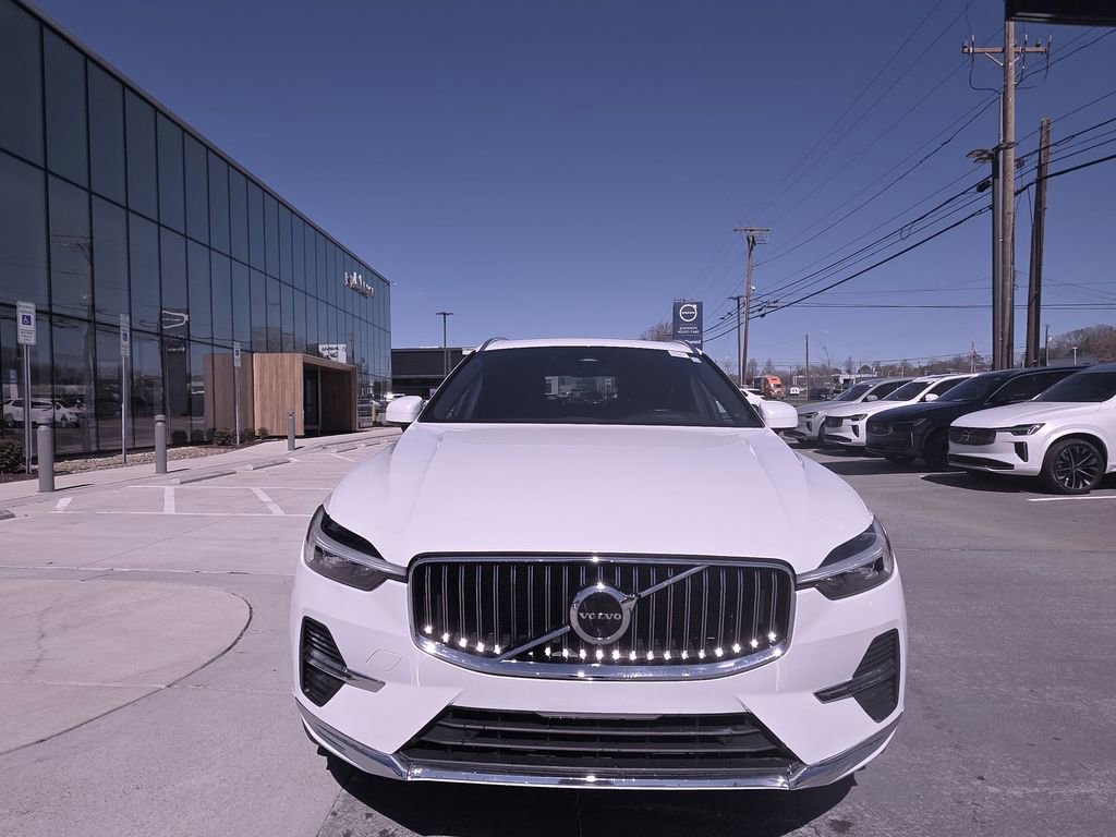 Used 2023 Volvo XC60 B5 Plus w/ Protection Package Premier image 2