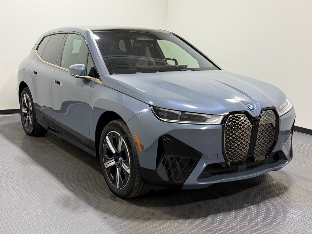 Used 2023 BMW iX xDrive50 w/ Ultimate Package 2 image 4