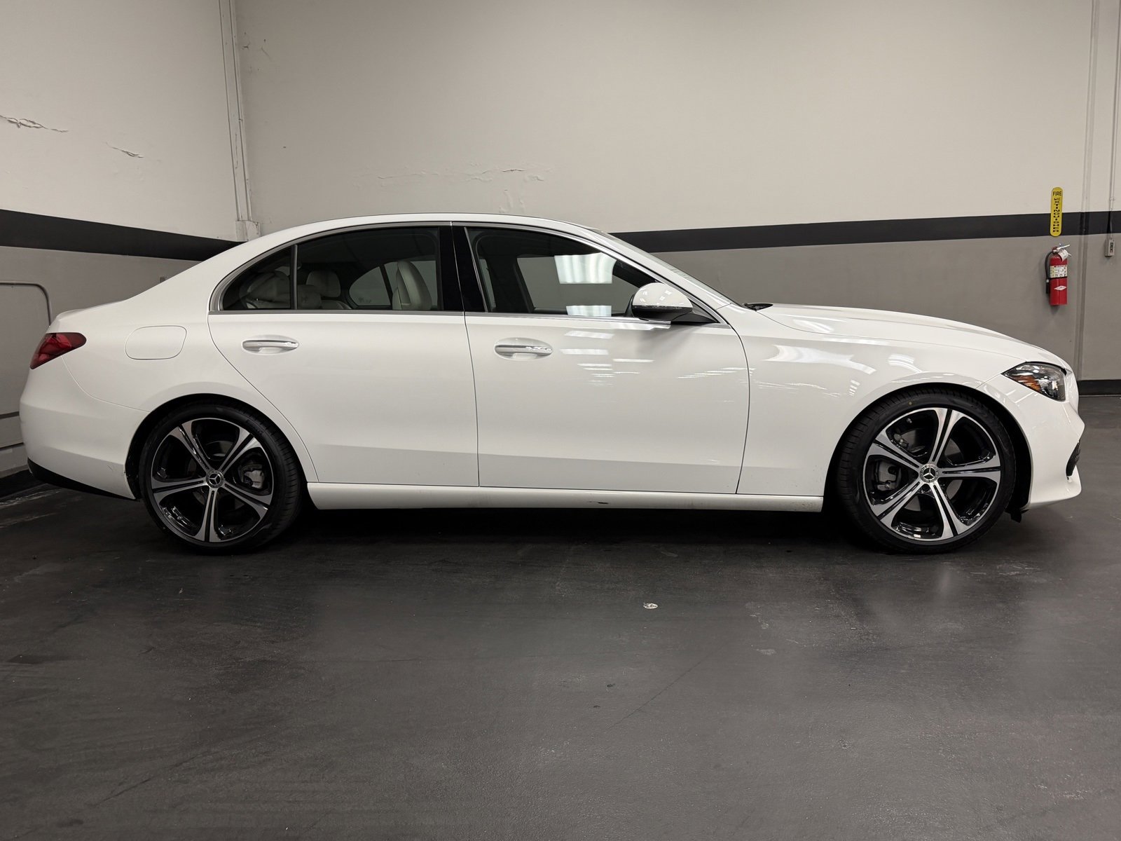 Certified 2022 Mercedes-Benz C 300 4MATIC Sedan image 5