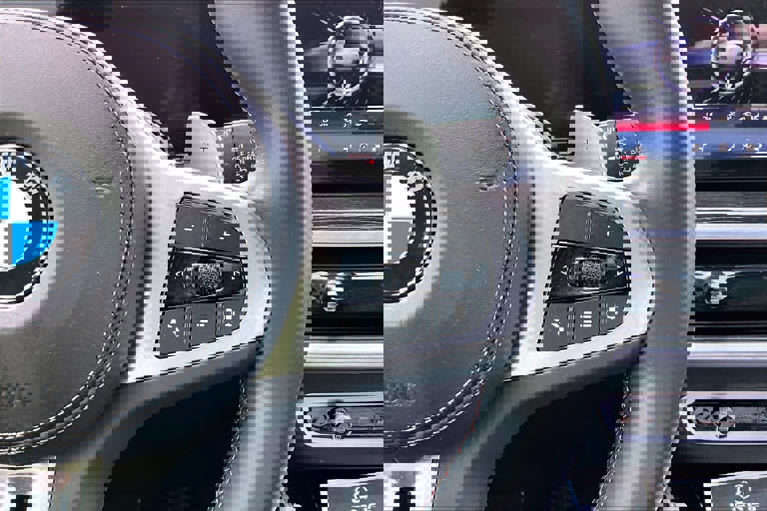 Used 2025 BMW X7 M60i image 23