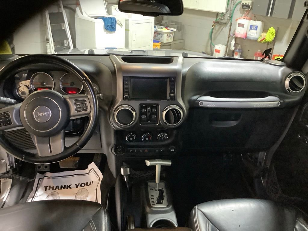 Used 2018 Jeep Wrangler Unlimited Rubicon w/ Connectivity Group AWD/4WD image 17