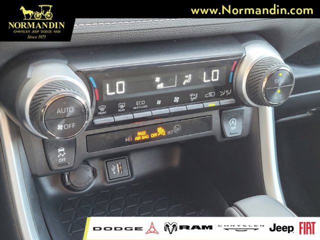 Used 2025 Toyota RAV4 XLE FWD image 11