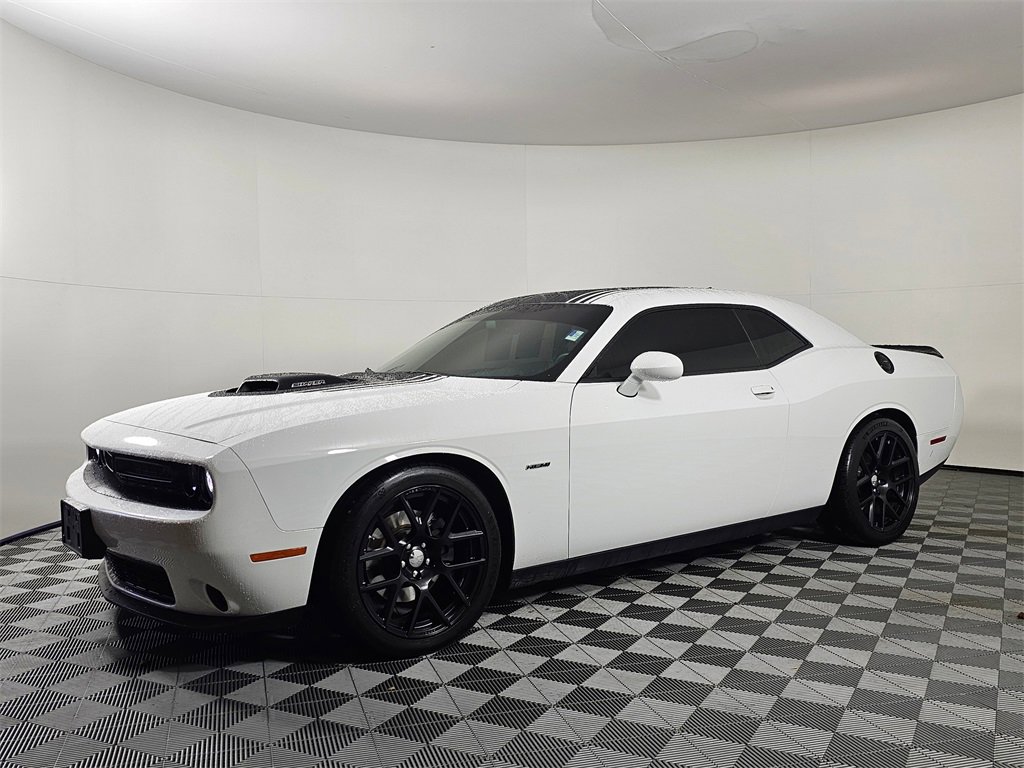 Used 2015 Dodge Challenger R/T Plus image 3