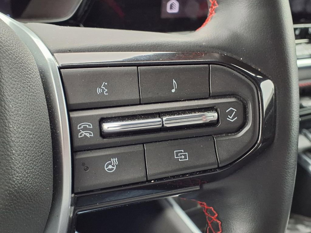 Used 2024 Chevrolet Colorado Z71 w/ Z71 Convenience Package 2 image 26