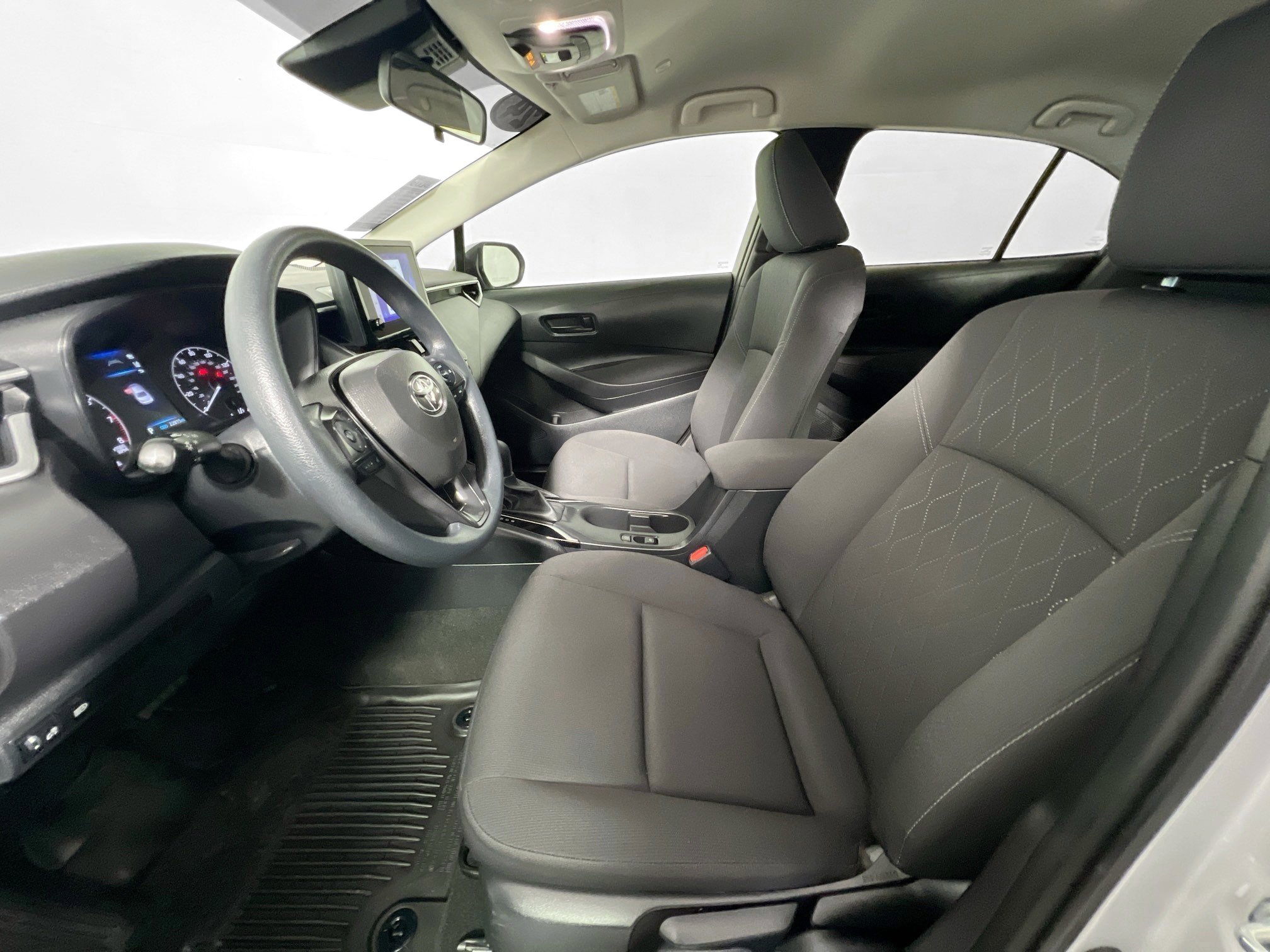 Used 2024 Toyota Corolla LE FWD image 14