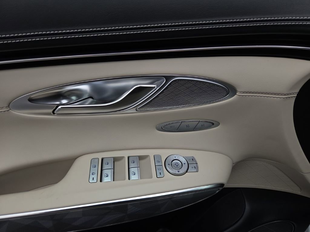 Used 2025 Genesis GV70 3.5T Sport w/ Sport Advanced Package image 21