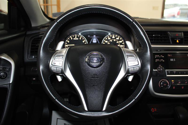 Used 2017 Nissan Altima 2.5 SR FWD image 14