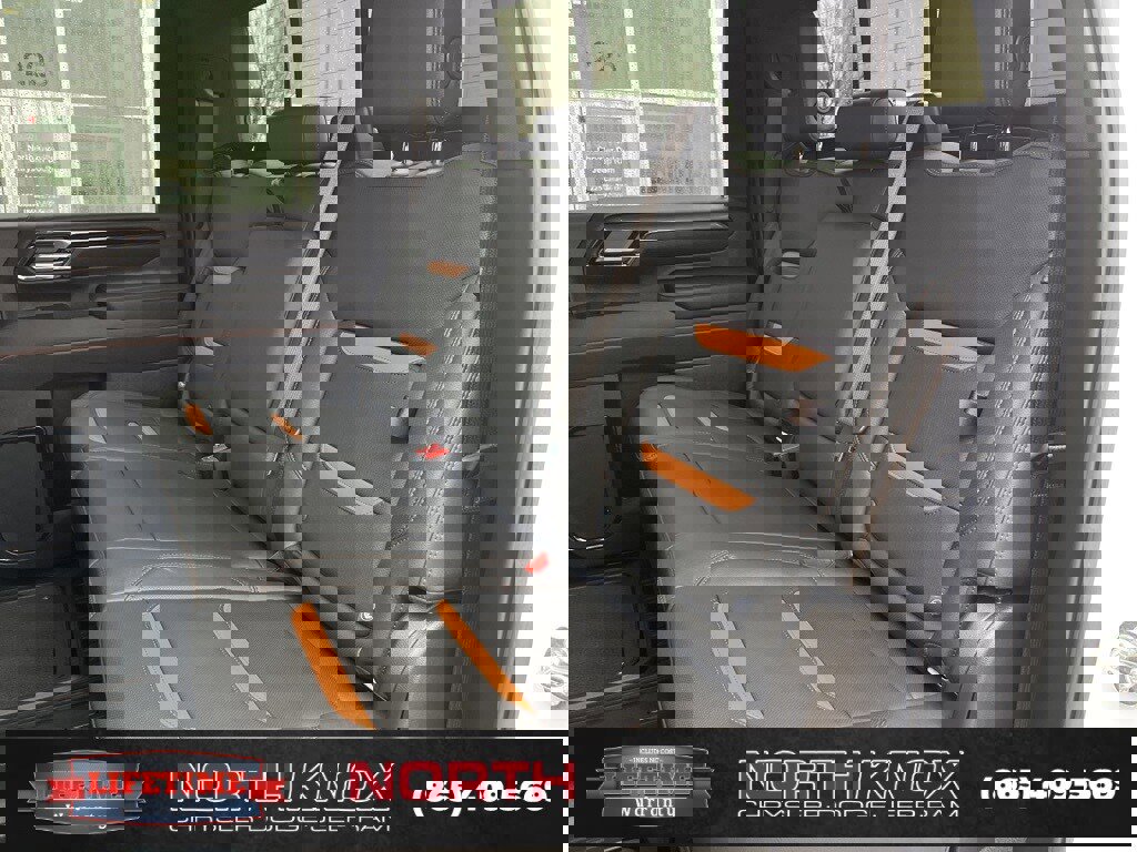Used 2025 GMC Sierra 2500 AT4 w/ AT4 Premium Plus Package image 16