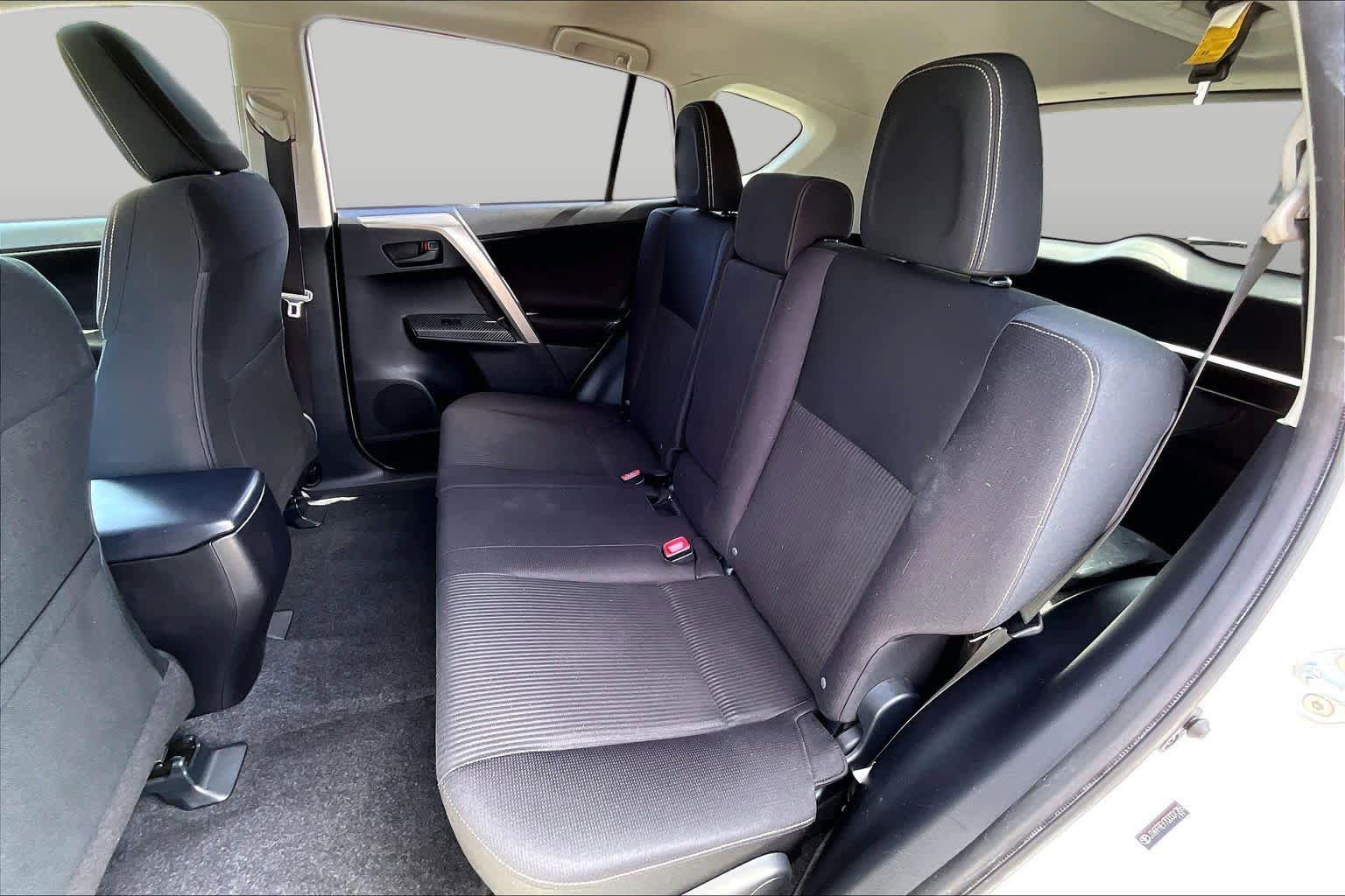 Used 2013 Toyota RAV4 XLE AWD/4WD image 18
